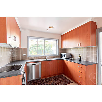 128 Dixon Drive, Holder ACT 2611