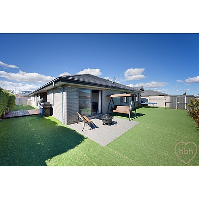 17 Dorrie Crescent, Moncrieff ACT 2914