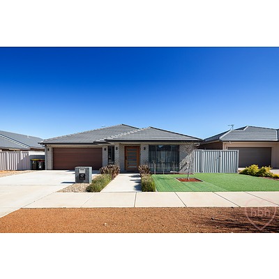 17 Dorrie Crescent, Moncrieff ACT 2914