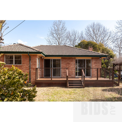 8 Steele Street, Hackett ACT 2602