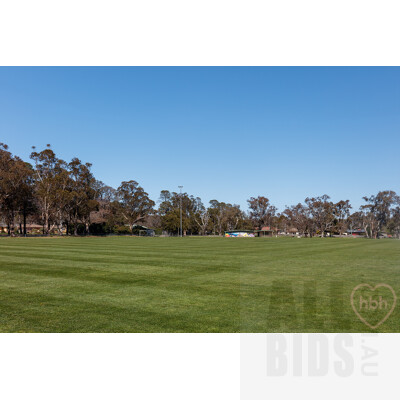 8 Steele Street, Hackett ACT 2602