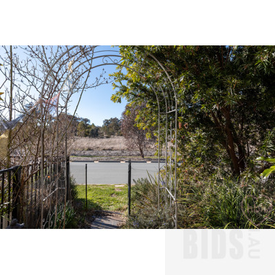 2 Phillipa Weeks Street, Watson ACT 2602