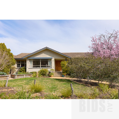 28 Bragg Street, Hackett ACT 2602