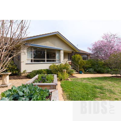 28 Bragg Street, Hackett ACT 2602
