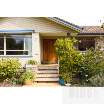 28 Bragg Street, Hackett ACT 2602