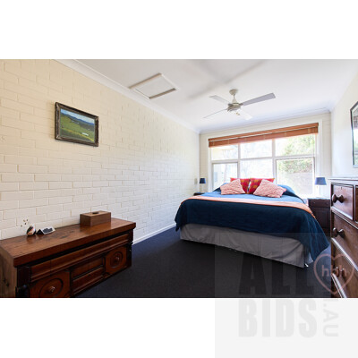 28 Bragg Street, Hackett ACT 2602