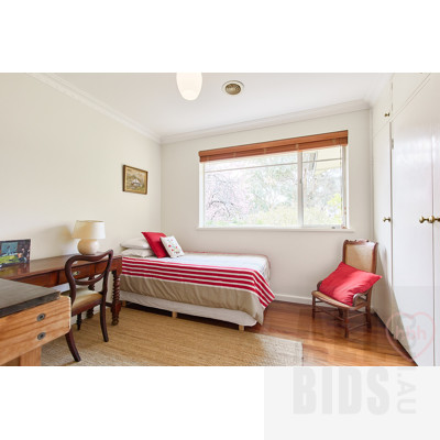 28 Bragg Street, Hackett ACT 2602