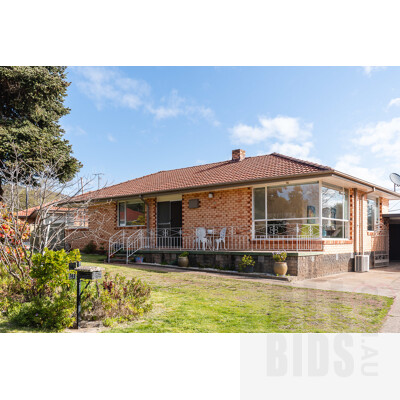 143 MacKenzie Street, Hackett ACT 2602