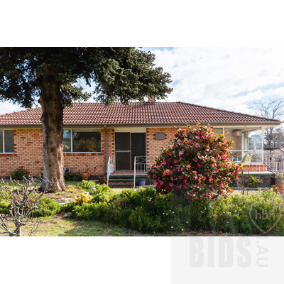 143 MacKenzie Street, Hackett ACT 2602