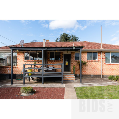 143 MacKenzie Street, Hackett ACT 2602