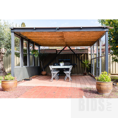 143 MacKenzie Street, Hackett ACT 2602