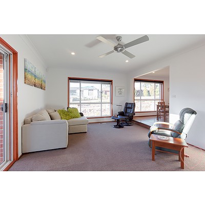 4 Priestley Place, Florey ACT 2615