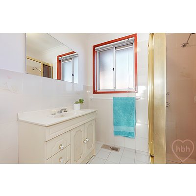 4 Priestley Place, Florey ACT 2615