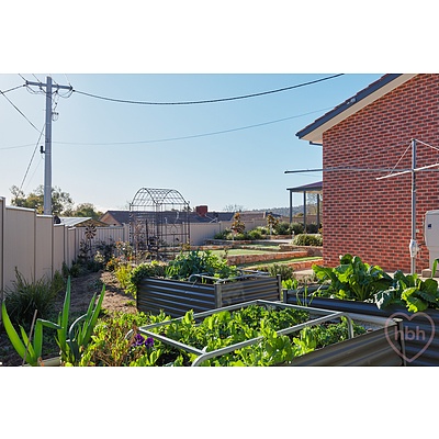 4 Priestley Place, Florey ACT 2615