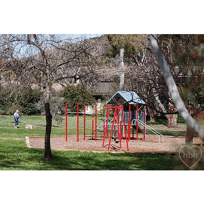 9/11 Tryon Street, Hackett ACT 2602