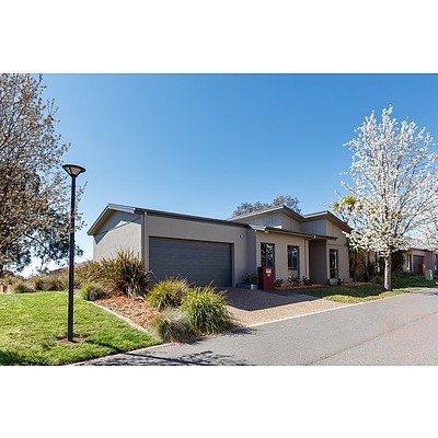 62/215 Aspinall Street, Watson ACT 2602