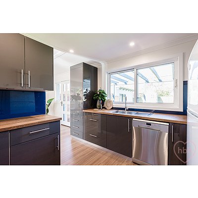 128 MacKenzie Street, Hackett ACT 2602