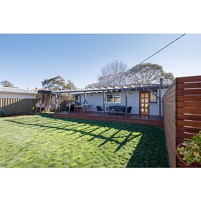 128 MacKenzie Street, Hackett ACT 2602