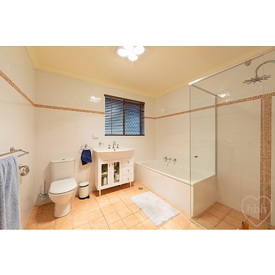 2 Dunlop Street, Hackett ACT 2602