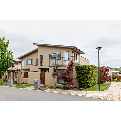 19/215 Aspinall Street, Watson ACT 2602