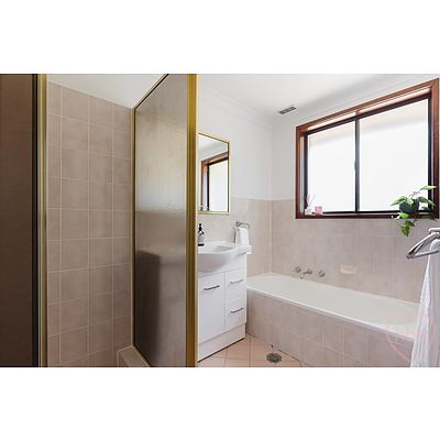 1/5 Magrath Crescent, Spence ACT 2615
