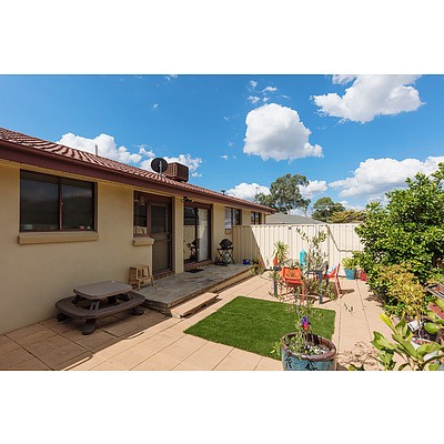 1/5 Magrath Crescent, Spence ACT 2615