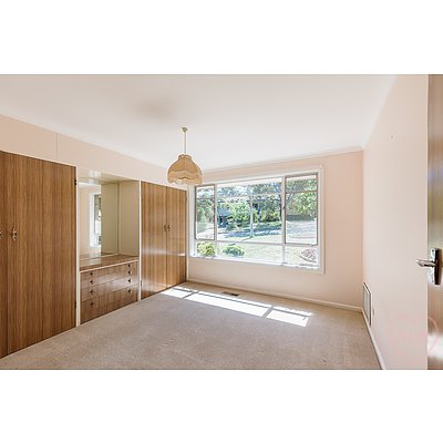6 Richards Street, Hackett ACT 2602