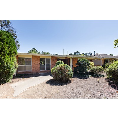 14 Newton Street, Hackett ACT 2602