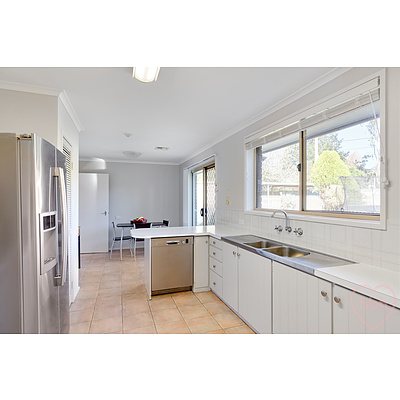 7 Giffen Close, Holt ACT 2615