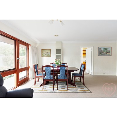 112 Grayson Street, Hackett ACT 2602