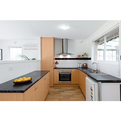 73 Bettington Circuit, Charnwood ACT 2615