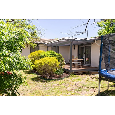 6 Geeves Court, Charnwood ACT 2615