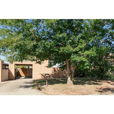 14 McCarthy Place, Charnwood ACT 2615