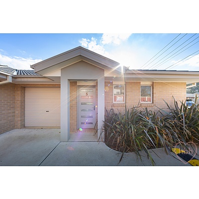 5/10 Clark Close, Spence ACT 2615