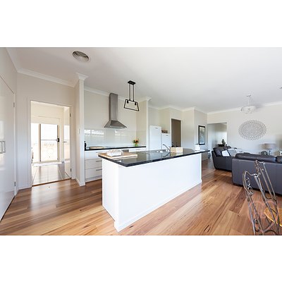 38 Elizabeth Jolley Crescent, Franklin ACT 2913