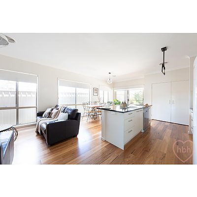 38 Elizabeth Jolley Crescent, Franklin ACT 2913
