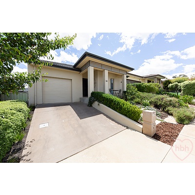 38 Elizabeth Jolley Crescent, Franklin ACT 2913