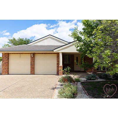10 Buckmaster Crescent, Dunlop ACT 2615
