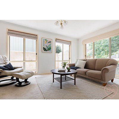 10 Buckmaster Crescent, Dunlop ACT 2615