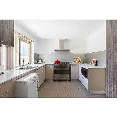 10 Buckmaster Crescent, Dunlop ACT 2615