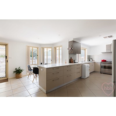 10 Buckmaster Crescent, Dunlop ACT 2615