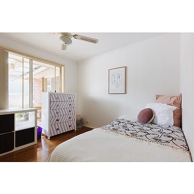 10 Buckmaster Crescent, Dunlop ACT 2615