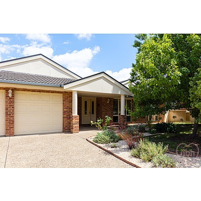 10 Buckmaster Crescent, Dunlop ACT 2615