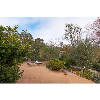 8 Vest Place, Weetangera ACT 2614