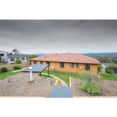 17 Bainton Crescent, Melba ACT 2615