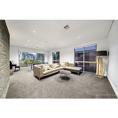 42 Quinane Avenue, Forde ACT 2914