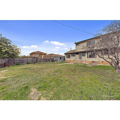 11 Plunkett Street, Chifley ACT 2606