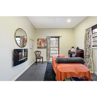 33 Canberra Avenue, Forrest ACT 2603