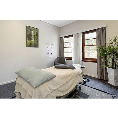 33 Canberra Avenue, Forrest ACT 2603