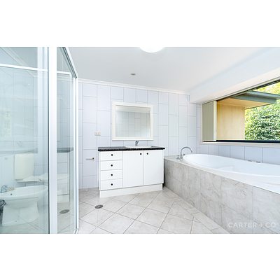 4 Brennan Court, Jerrabomberra NSW 2619